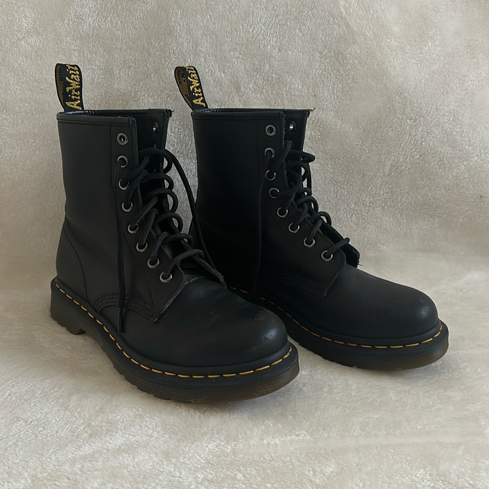 black doc martens size 7